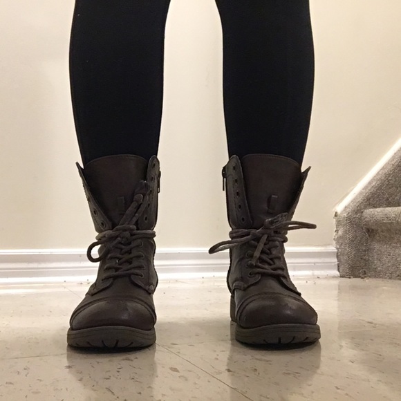 Cute brown boots - Picture 4 of 5